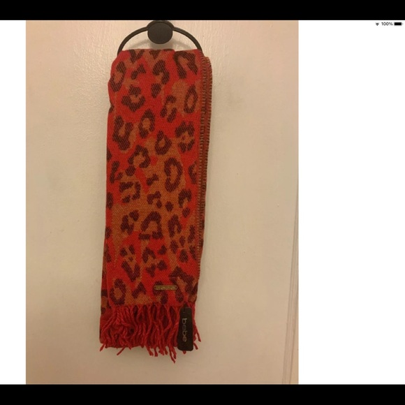 Bebe Women's Oversized Leopard Knit Scarf NWT - Picture 1 of 2